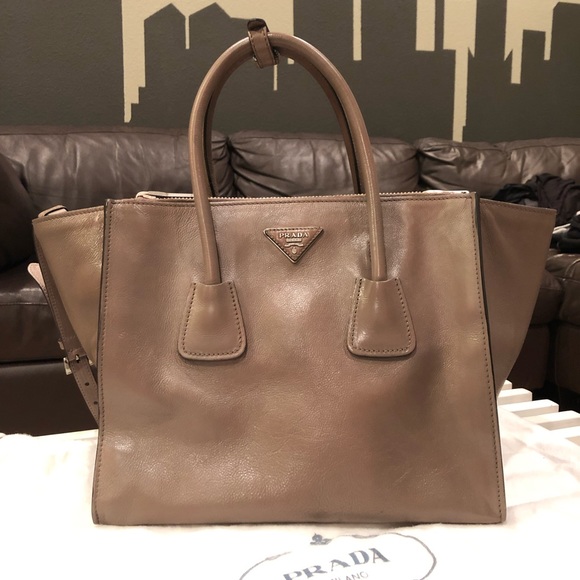 Host pick❤️ Prada Twin Pocket Tote - Picture 2 of 7
